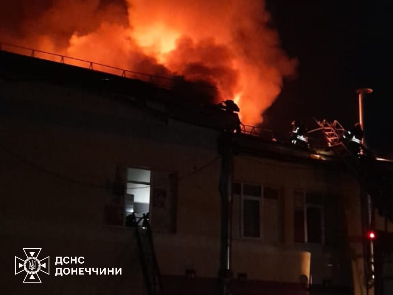 Пожежі після обстрілу: Дружківка та Ясногірка