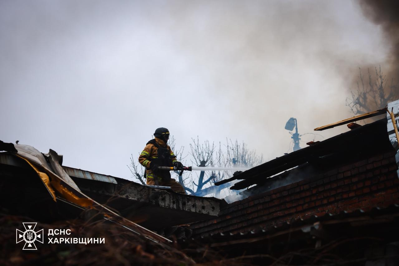 Пожежі після обстрілу в Харкові