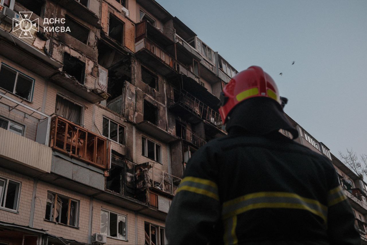 Завершено пошуково-рятувальні роботи в Деснянському районі