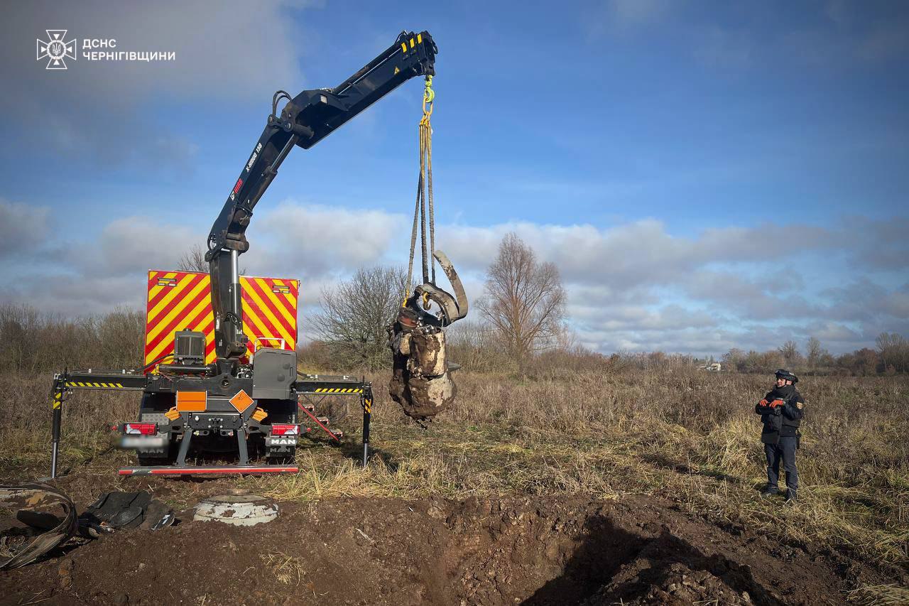 Чернігівщина: сапери знищили частину ракети
