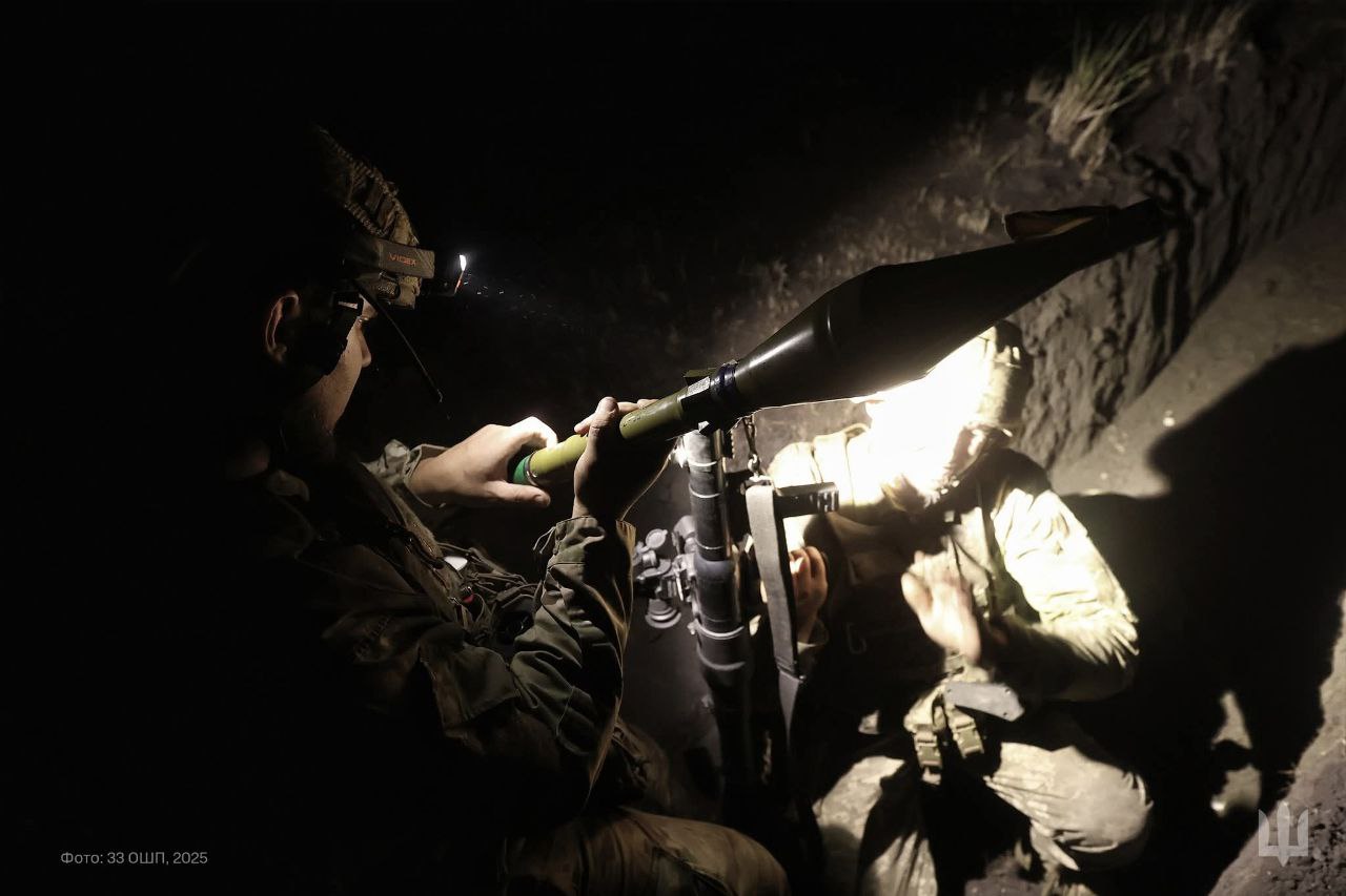 Оперативна інформація про бойові дії вздовж фронту