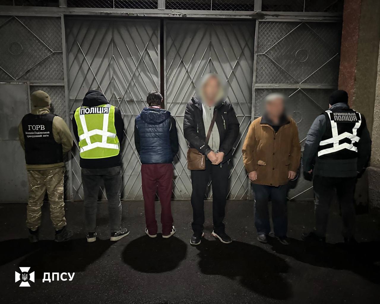 Таксі до кордону: викрито спецтрансфер порушників