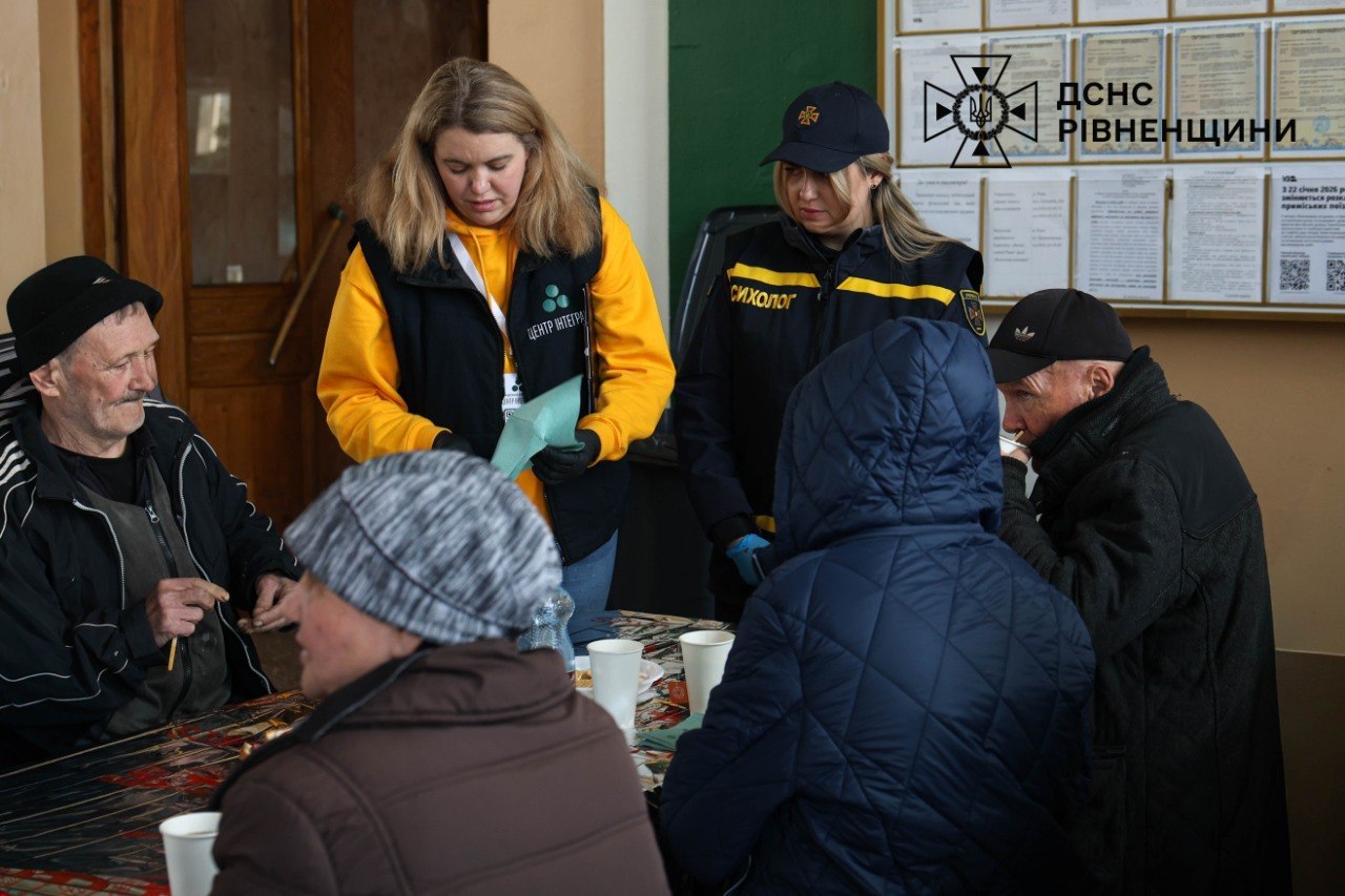 Рівненщина зустріла евакуаційний потяг з Донеччини