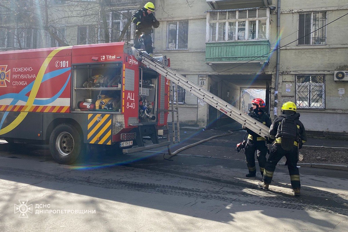 Дніпро: 5 поранених, 7 врятували