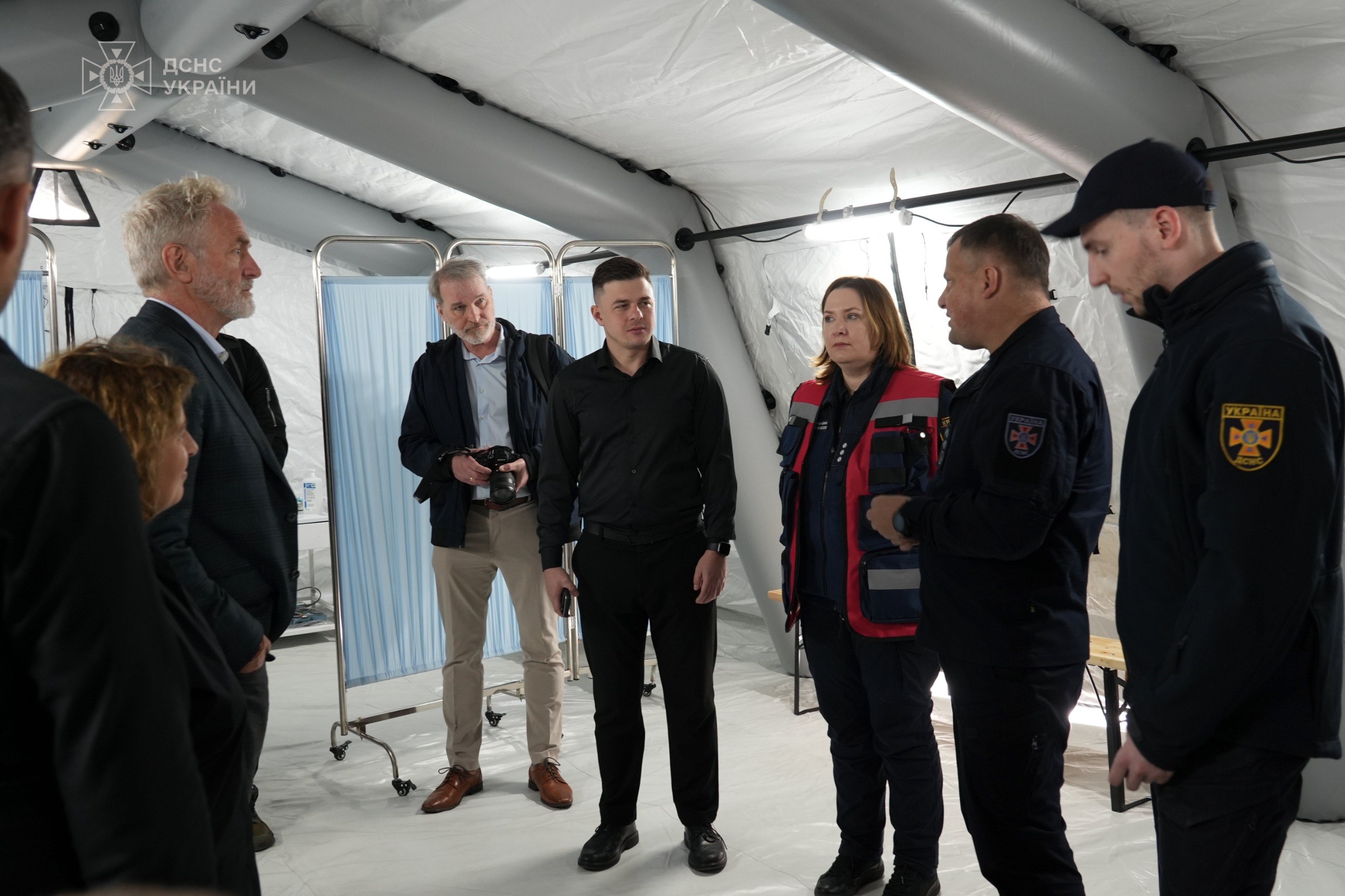 Українські рятувальники отримали надувні модулі Protez Foundation