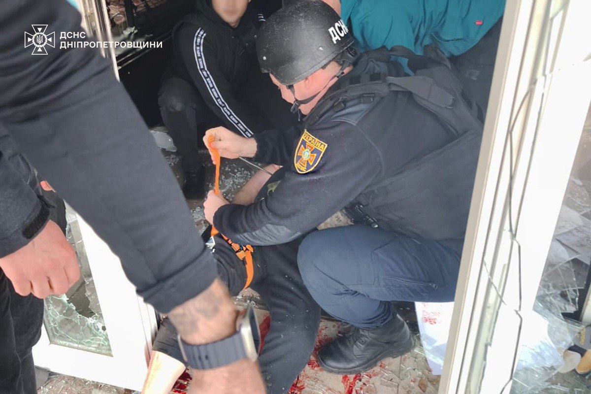 Атаки на Дніпропетровщині: загинув чоловік, 12 поранено