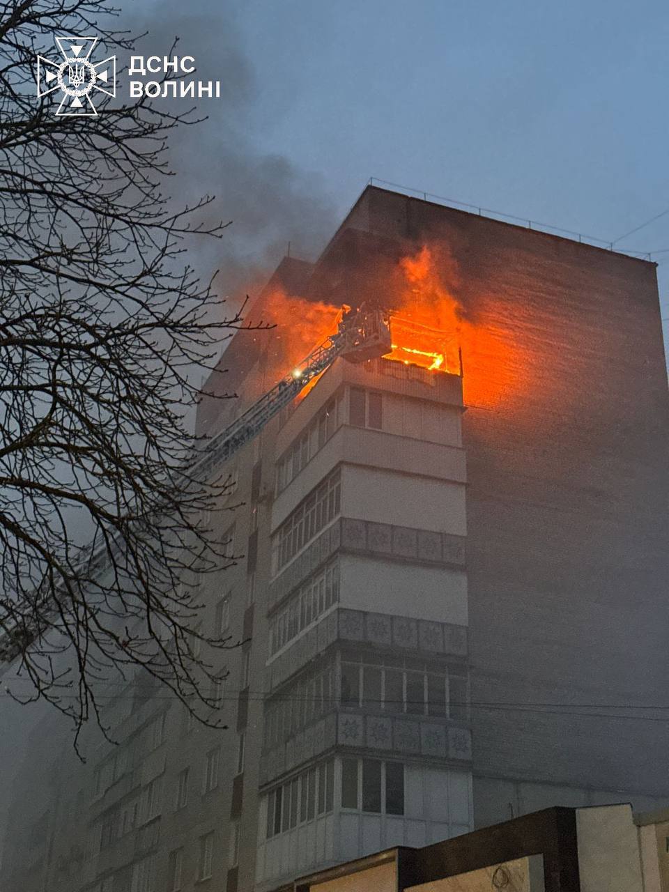 Луцьк: гасіння пожежі після нічного удару «шахедів»