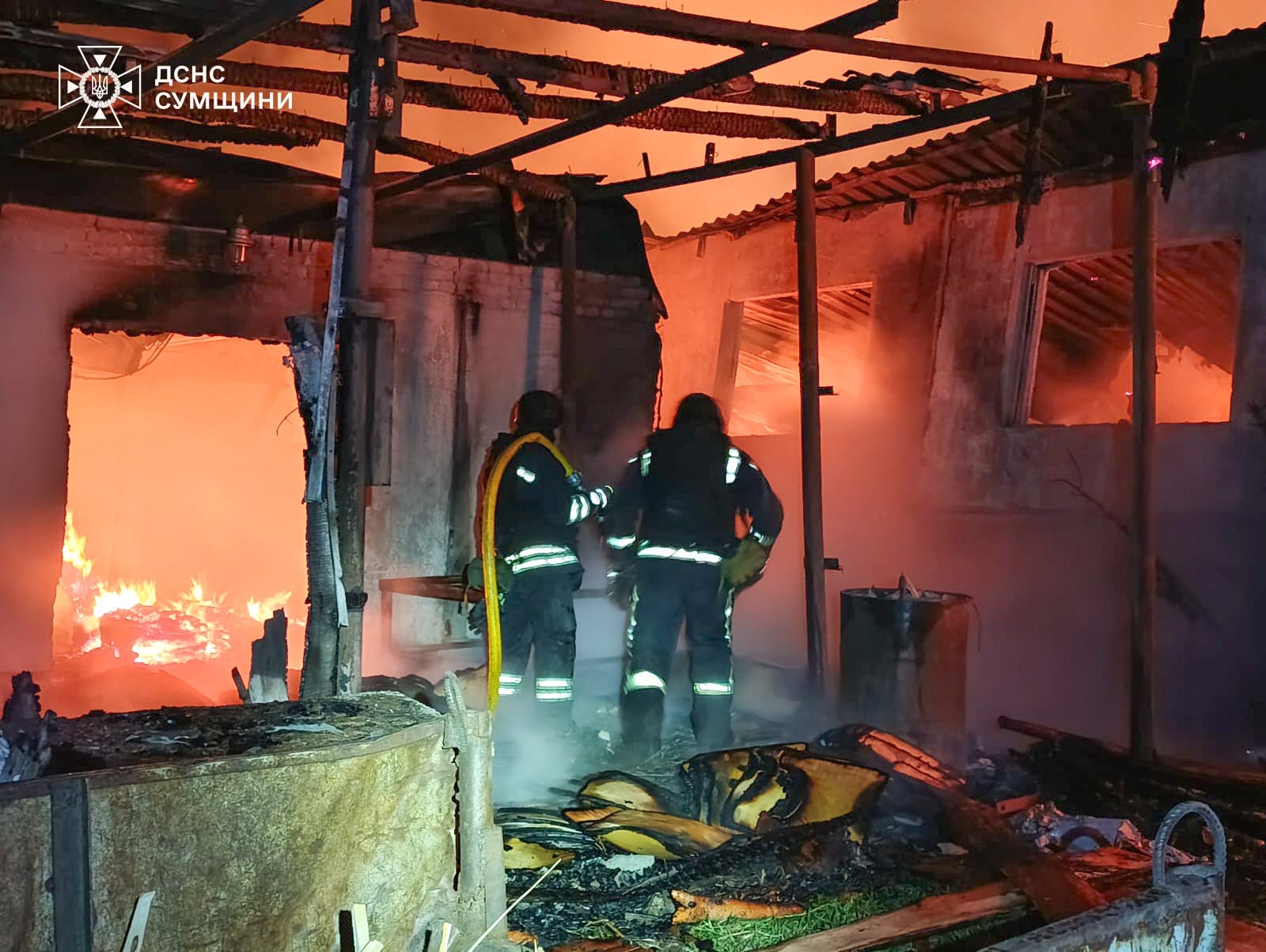 Атака БпЛА: масштабна пожежа у нежитловій будівлі