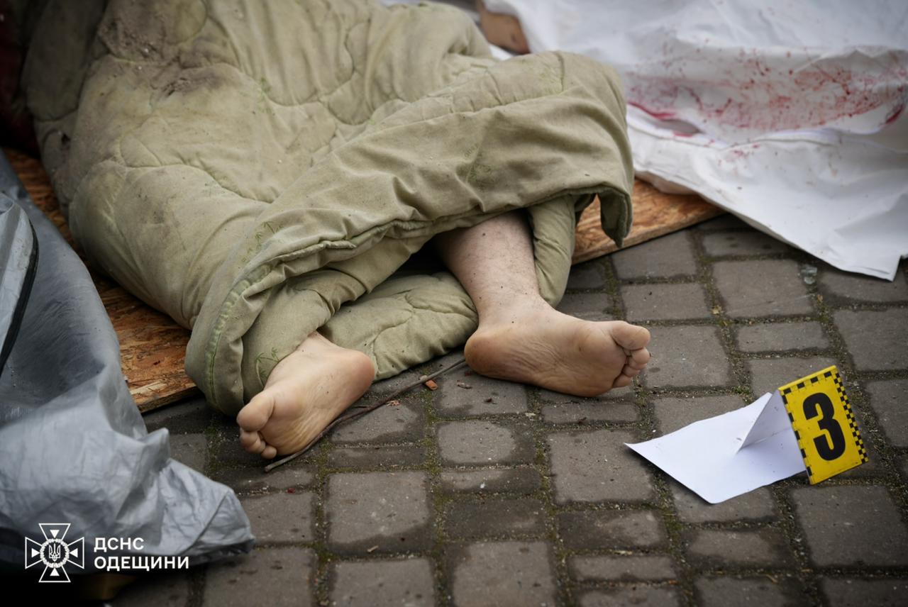 В Одесі завершили аварійно-рятувальні роботи після удару