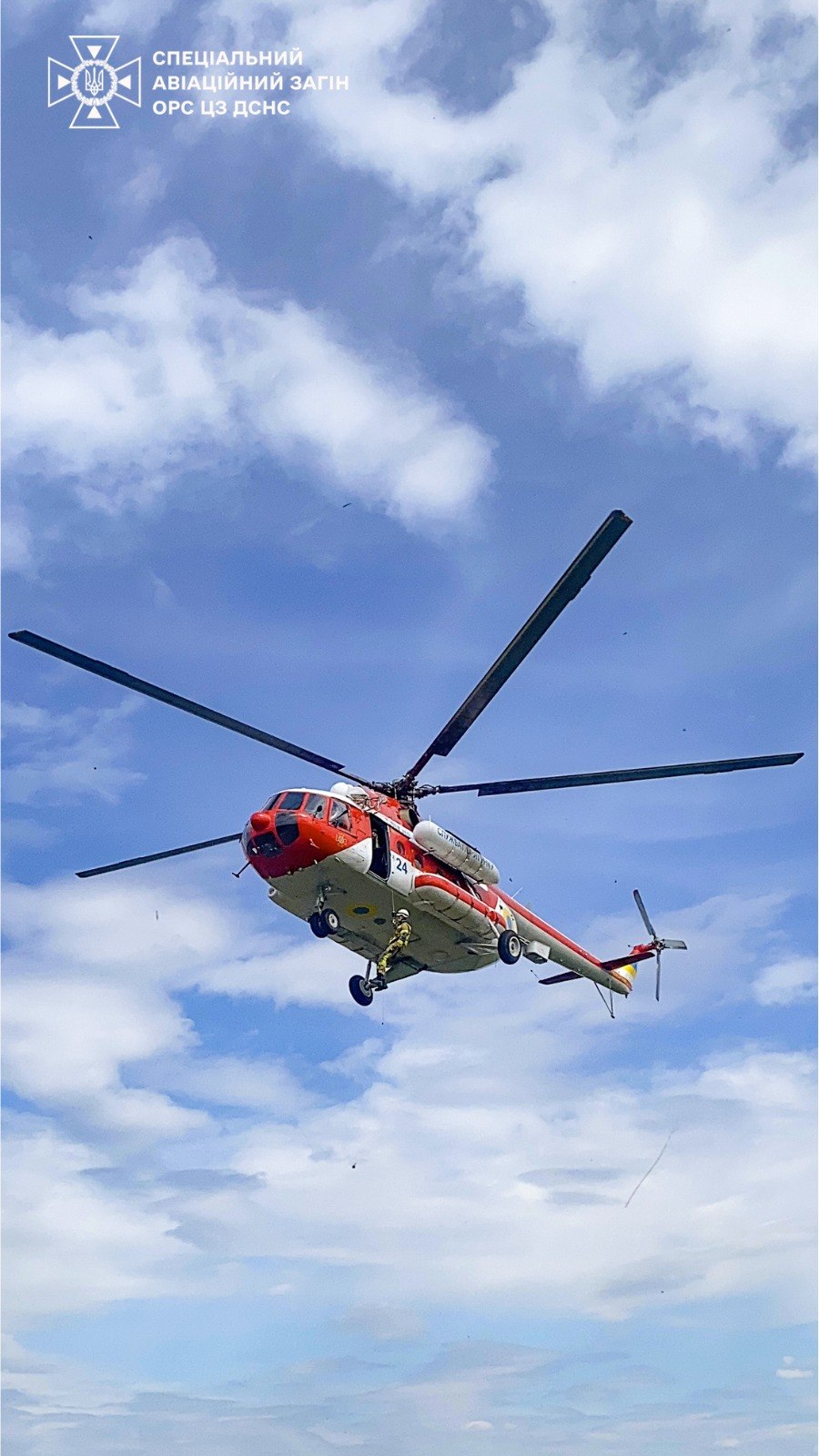 Спецпідрозділ «Дельта»: тренування та безпарашутна евакуація