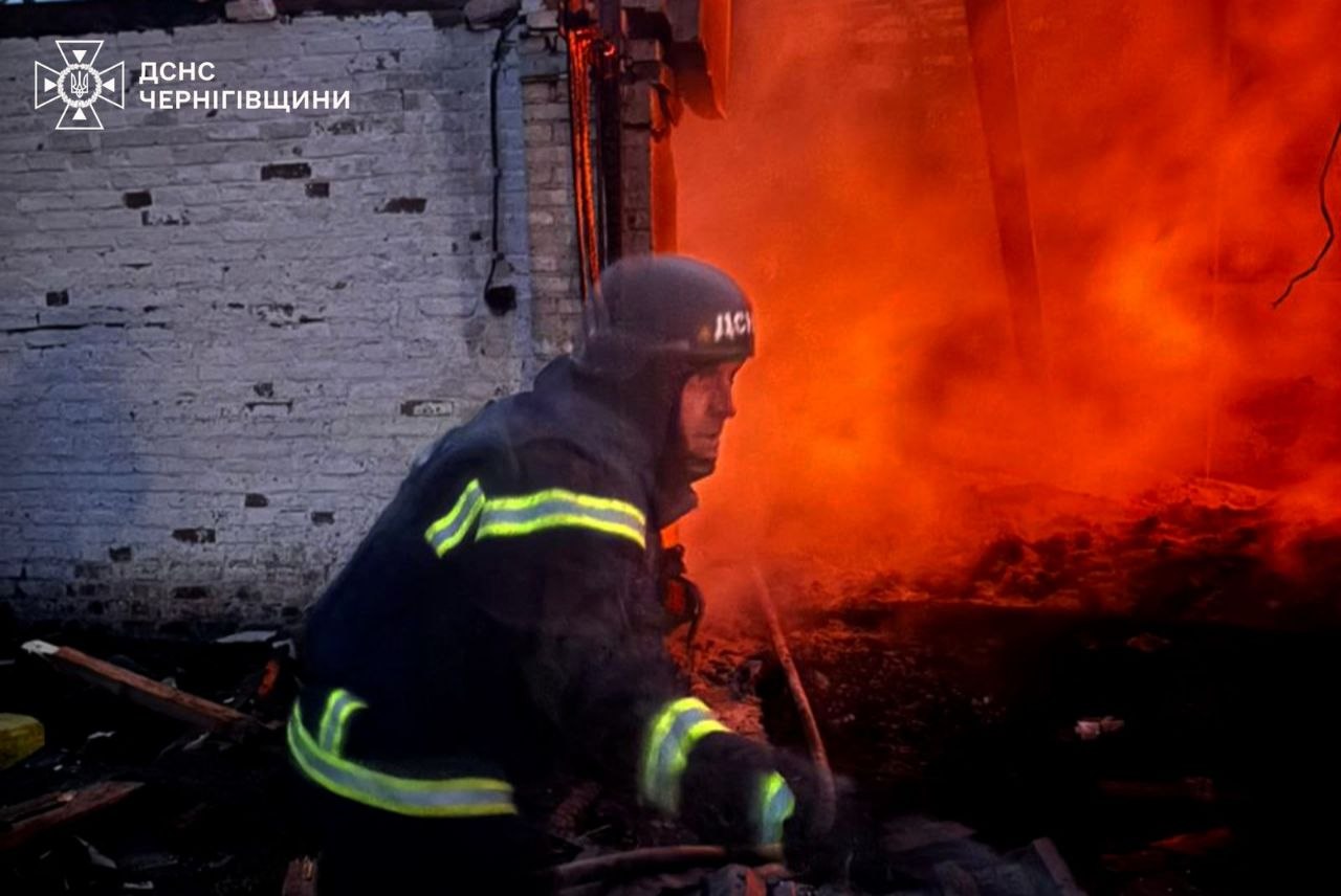 Обстріли Чернігівщини: удари та пожежі