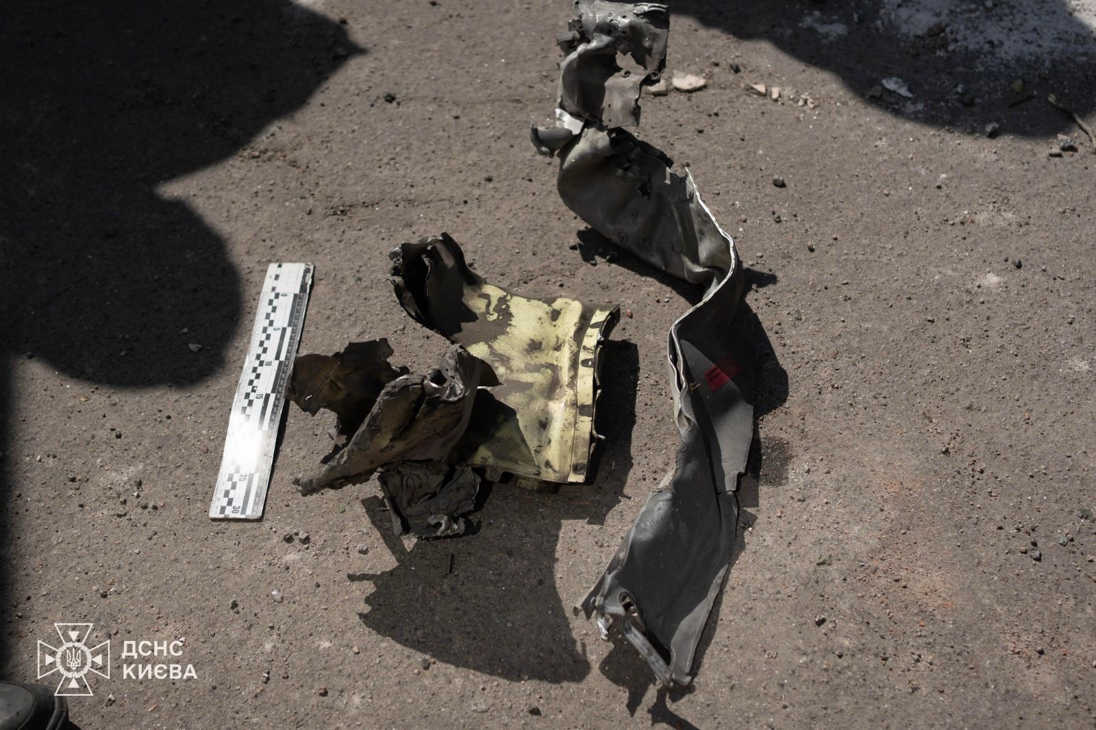Київ: дістали тіла ще двох людей з-під завалів
