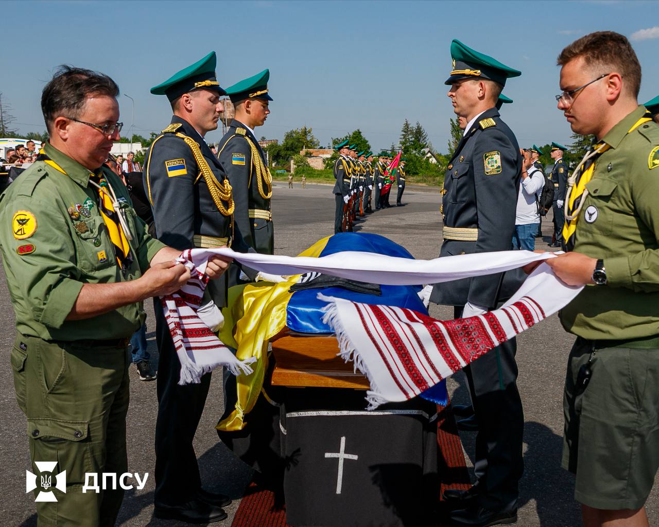 Зустріч праху полковника Андрія Мельника в Ужгороді