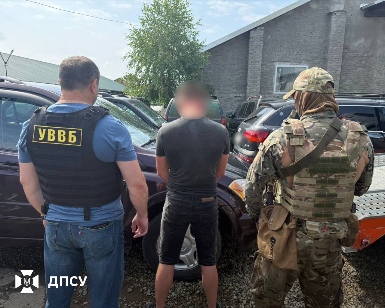 На Закарпатті прикордонники затримали ділка за авто