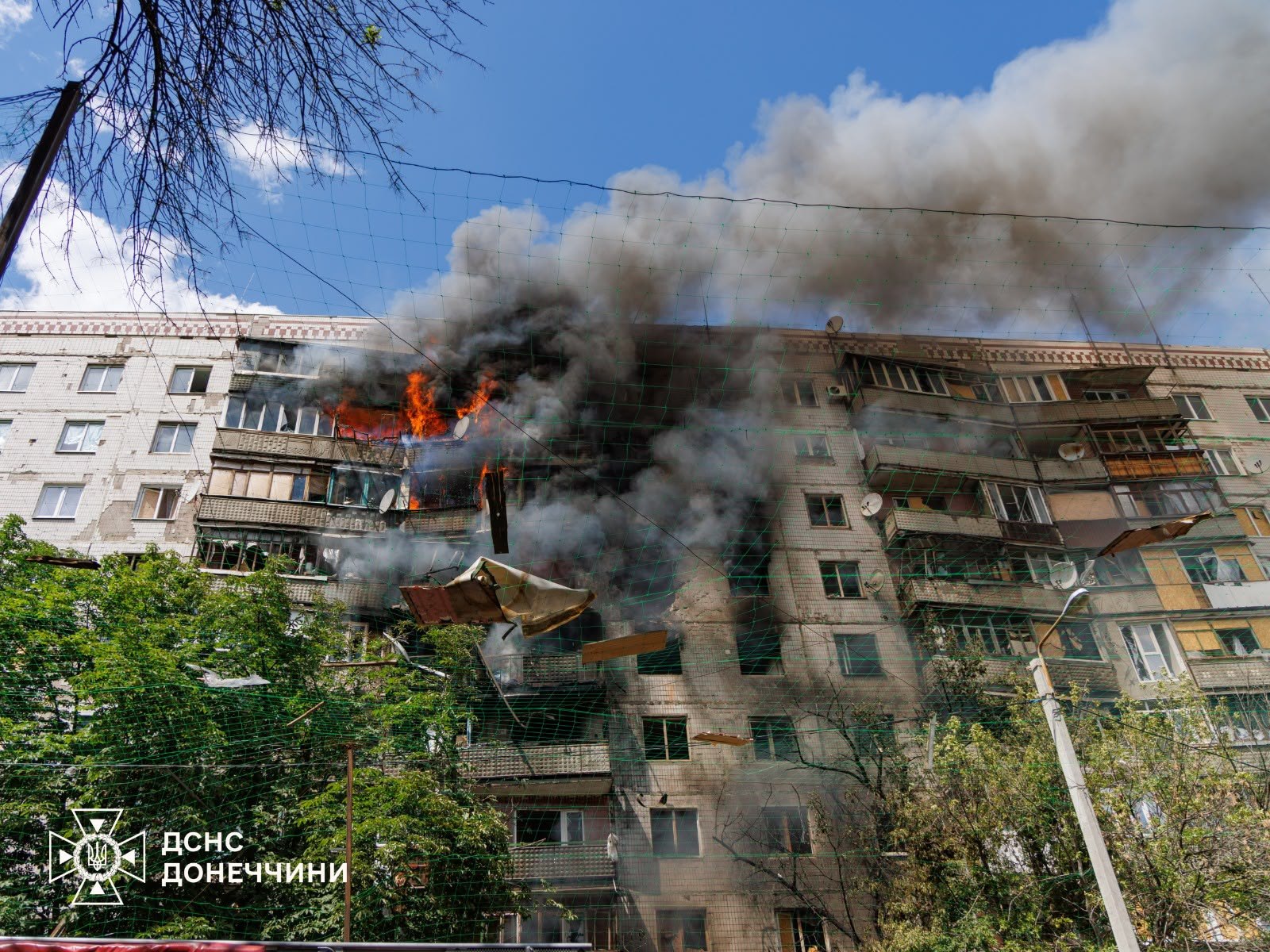 У Краматорську російський БпЛА влучив у багатоповерхівку