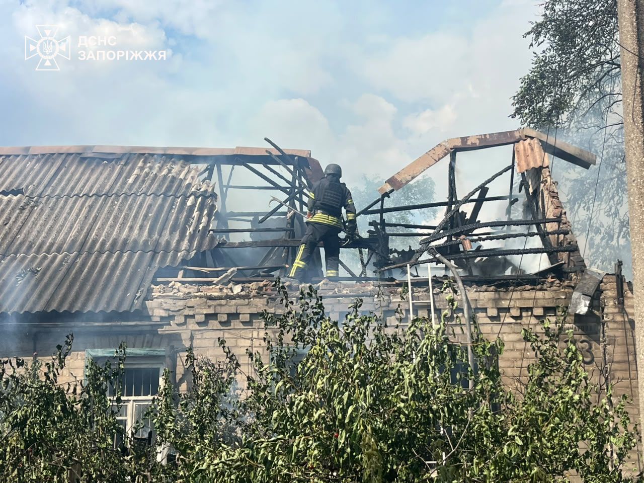 Запорізька область: БпЛА та дрон поранили двох