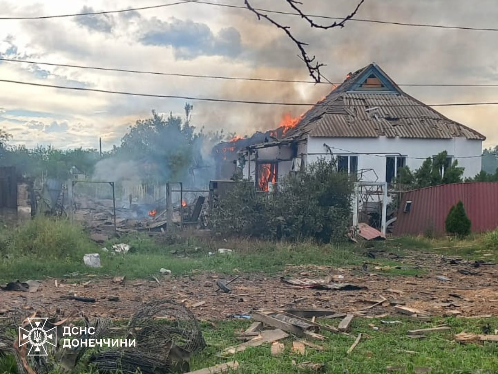 Донеччина: російські обстріли, пожежі на АЗС і в будинках