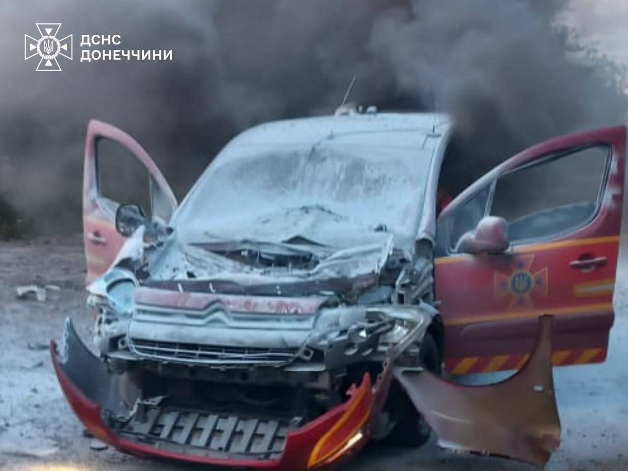 Росіяни FPV-дроном атакували автомобіль рятувальників у Краматорську