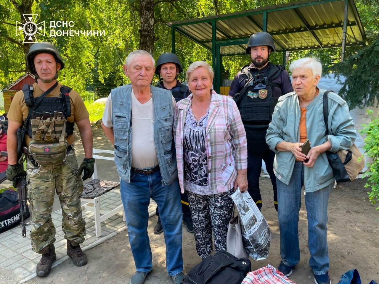 Рятувальники «Фенікс» евакуювали 16 людей