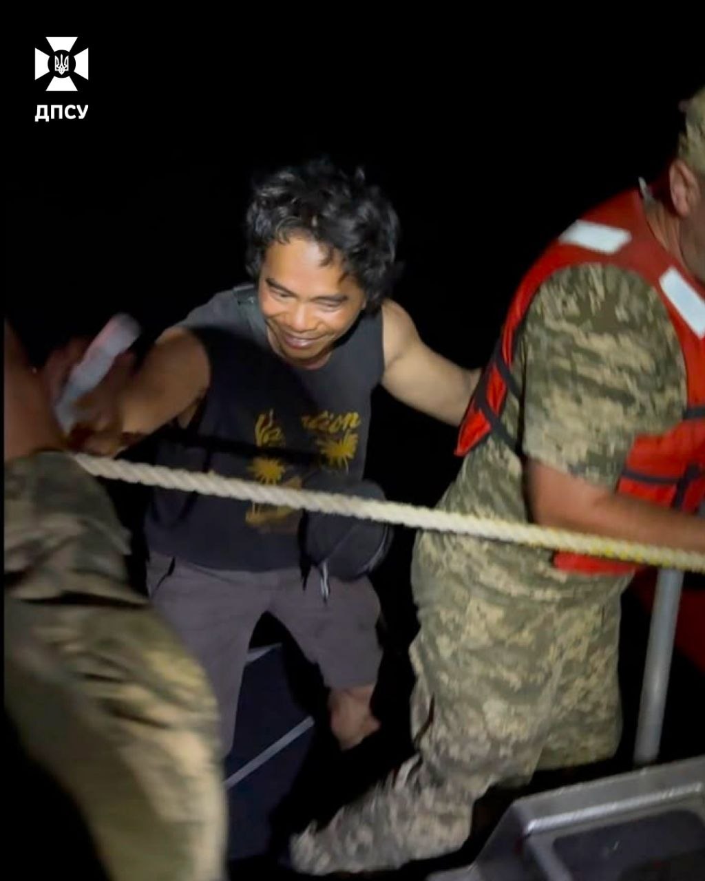 Морські прикордонники врятували філіппінського моряка