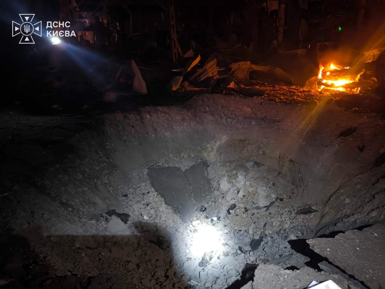 Київ: вночі знову обстріл, пожежі в районах