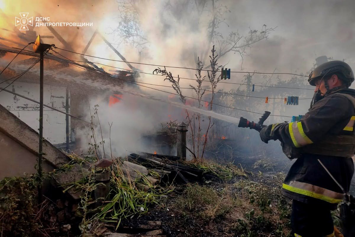 Дніпропетровщина: 2 людей постраждали від російських ударів