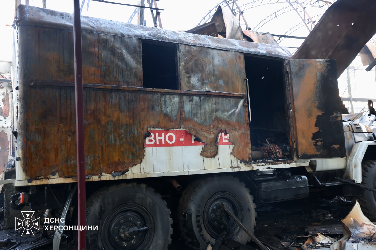 Херсон: удари БпЛА по території ДСНС вночі