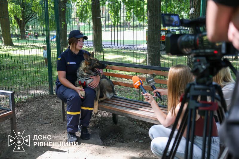 Щоденні тренування кінологів ДСНС Рівненщини