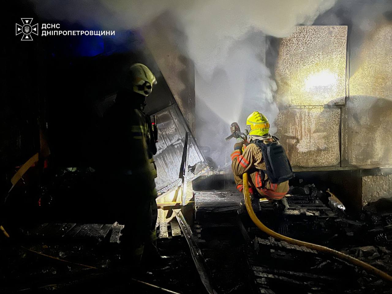 Вночі росіяни обстріляли ТРЦ на Дніпропетровщині