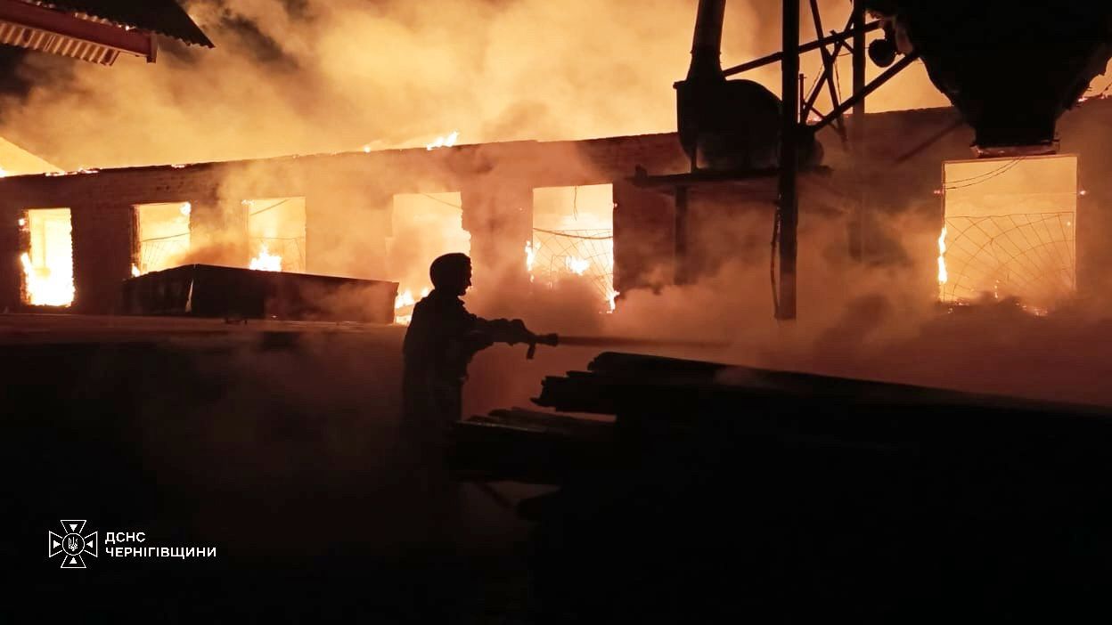 Пожежі внаслідок атаки БпЛА на Чернігівщині