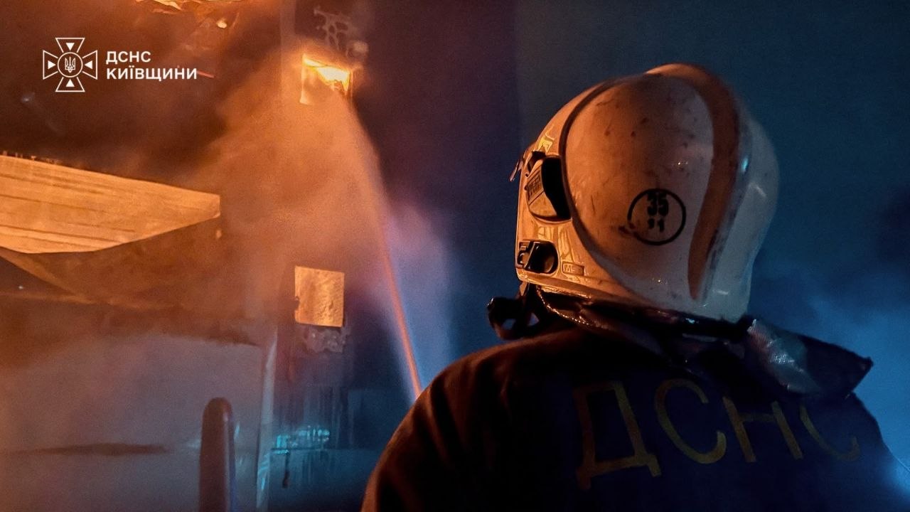 Київщина: ліквідація наслідків обстрілів