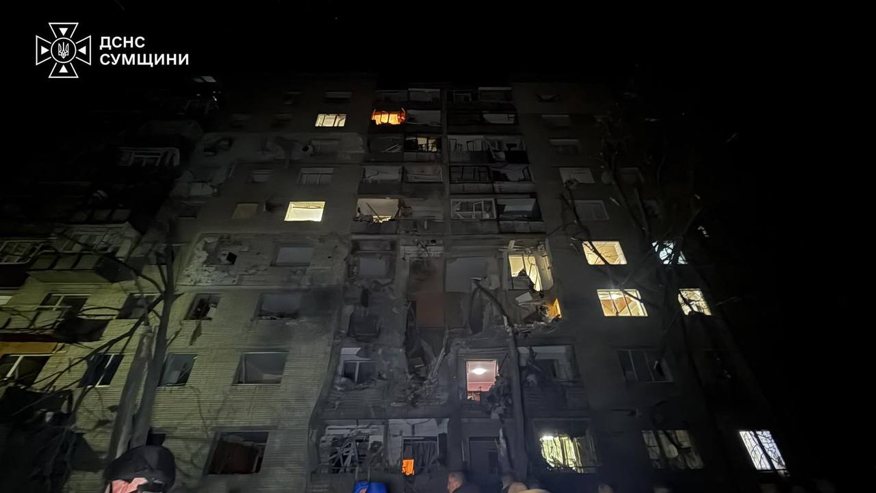 Пряме влучання авіабомби в багатоповерхівку Суми