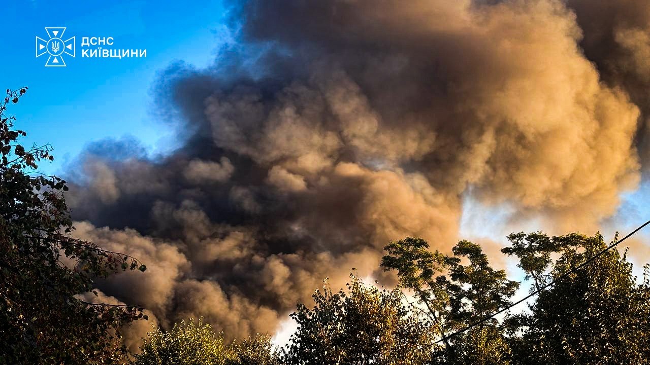 Вранці 2 людини постраждали на Київщині