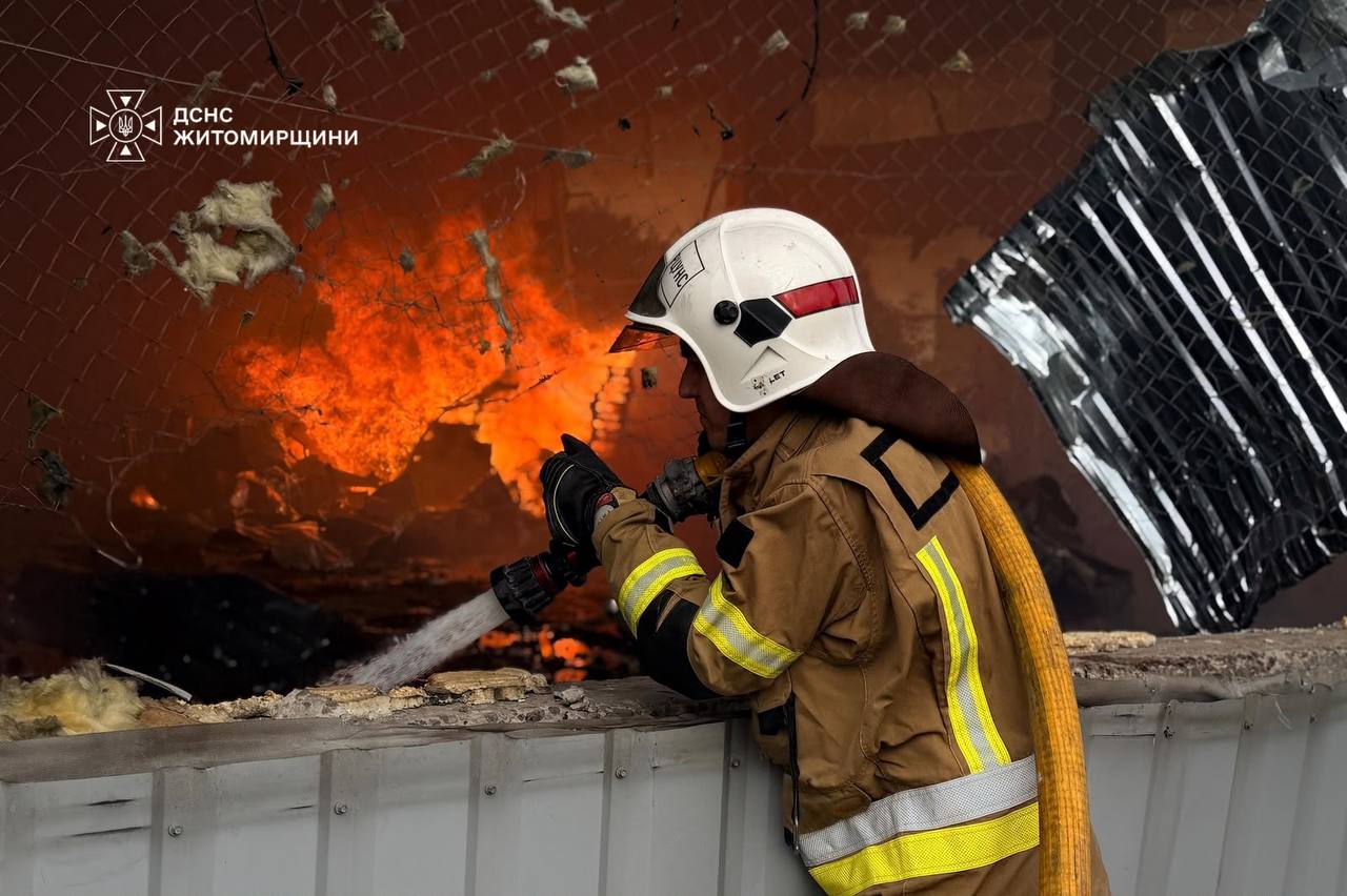 Рятувальники ліквідували пожежу після обстрілу