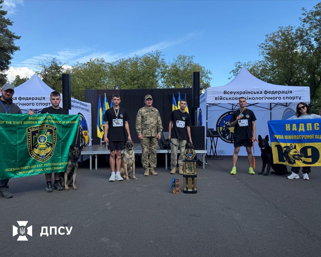 Золото і бронза на DRYLAND CANICROSS у Мукачеві