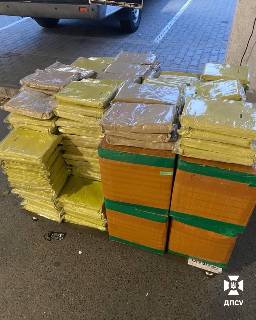 Понад 650 кг речовини, схожої на кратом