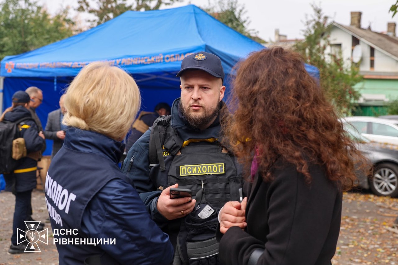 Рівненські рятувальники ліквідували наслідки БпЛА