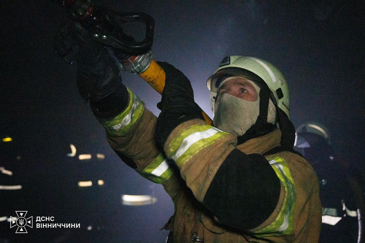 Вінниччина: пожежа після удару по залізничній інфраструктурі