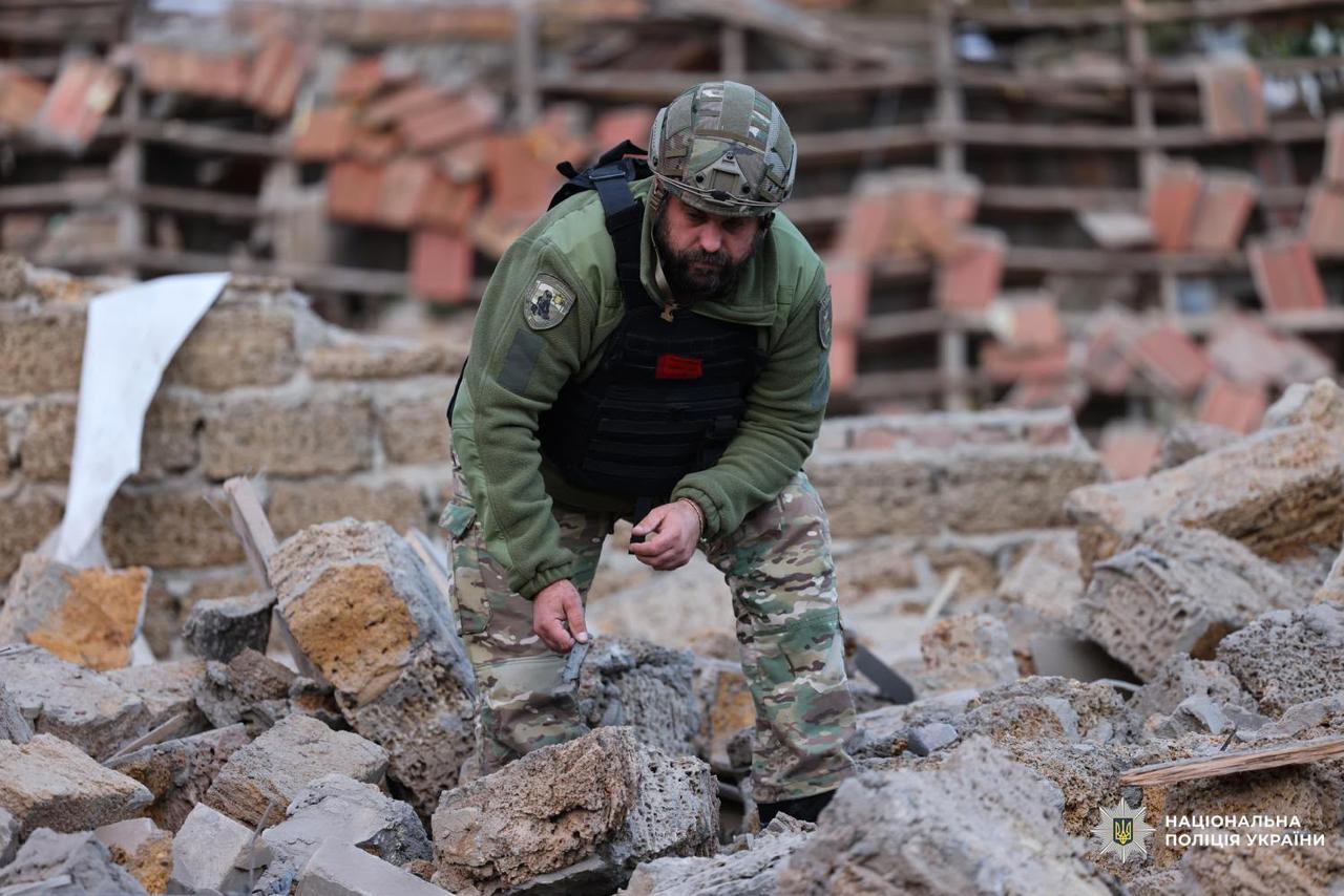 Понад 800 виїздів на ліквідацію наслідків обстрілів